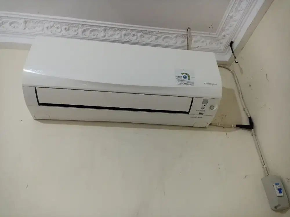 Borongan AC Daikin 1,5 PK Inverter Thailand