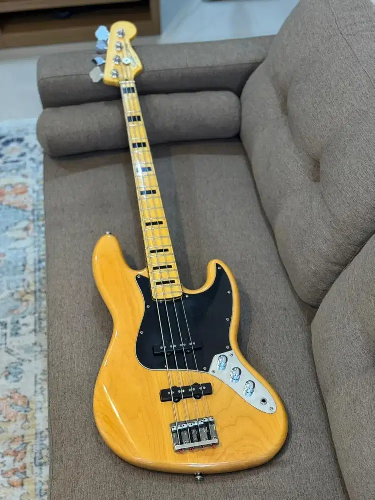 Squier by Fender Jaguar Jazz Bass Vintage Modified