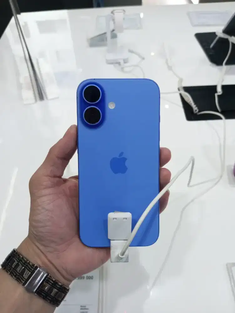 Cicilan bunga 0% dan gratis 2 bulan angsuran iPhone 16 series