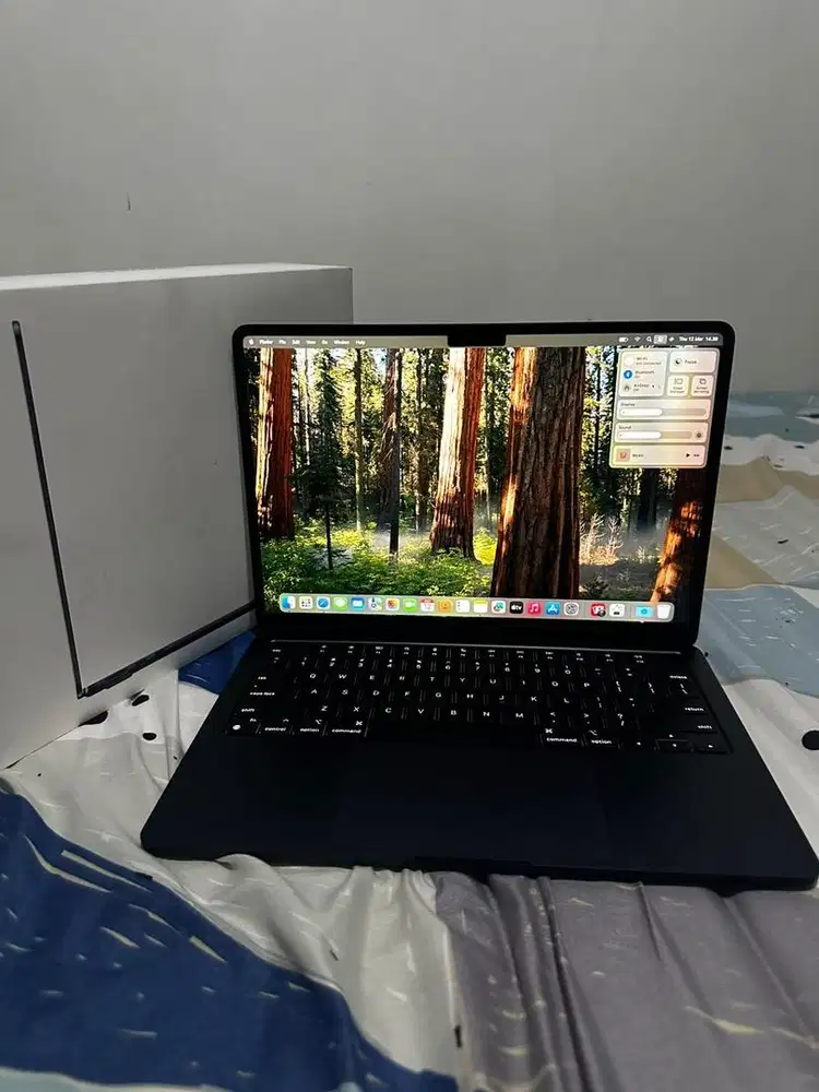 Macbook air M3 13 inch 2024 8/256gb midnight