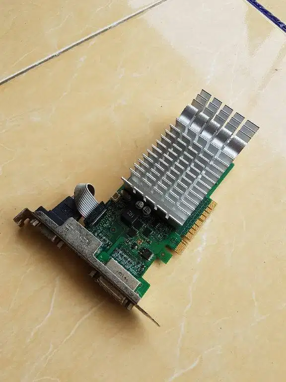 VGA Nvidia GT 720 2gb 64bit GDDR3 DX11 Asus Silent