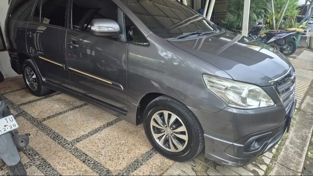 Innova 2015 g luxury automatic bensin