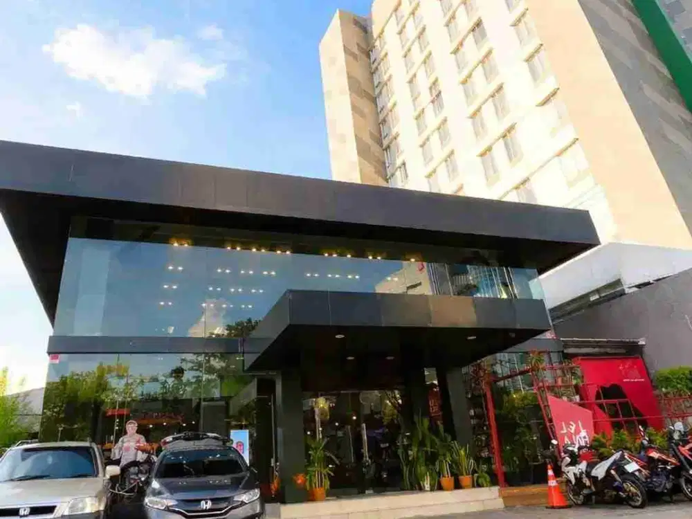 Gedung Showroom 2 lt Tb Simatupang Parkir Luas