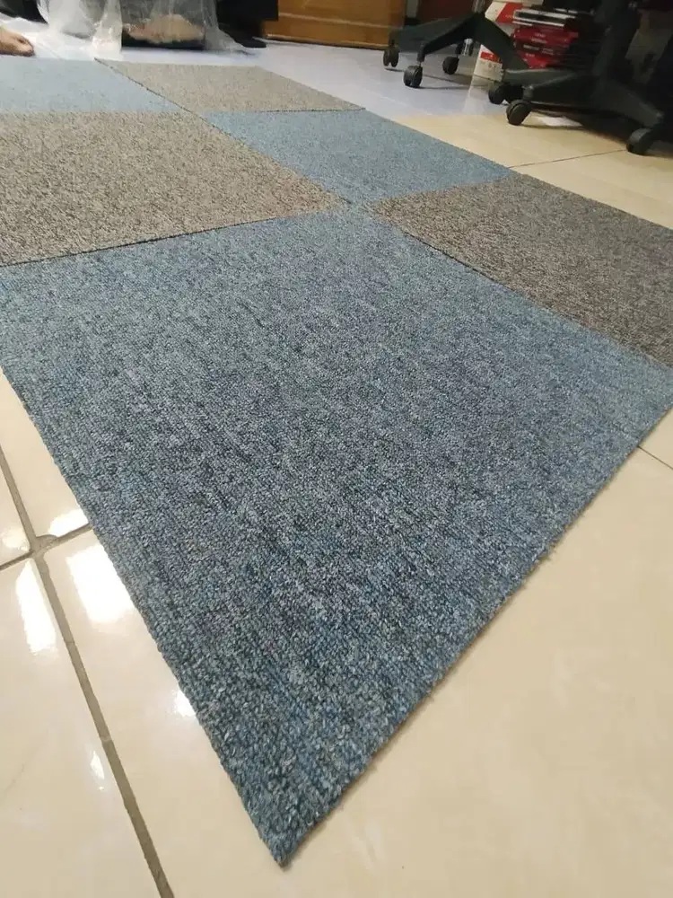 Karpet kantor tile 50cmx50cm