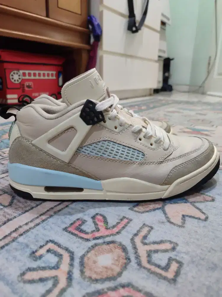 Dijual cepat Nike Jordan Spizike low Arctic size 43