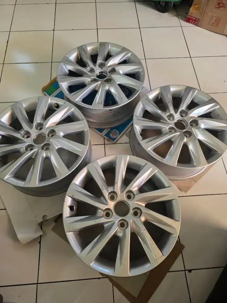 Velg R 16  Original Innova Zenix G