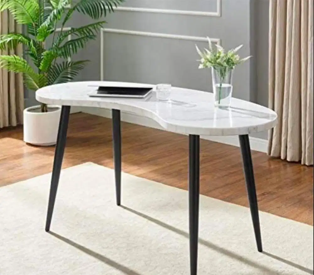 Kinsley Desk Merek Malinda Furniture
