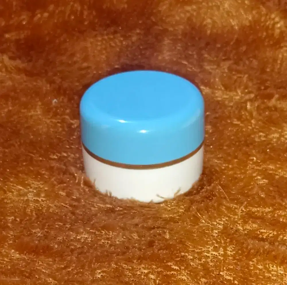 Cream Mlm Kusam ringan