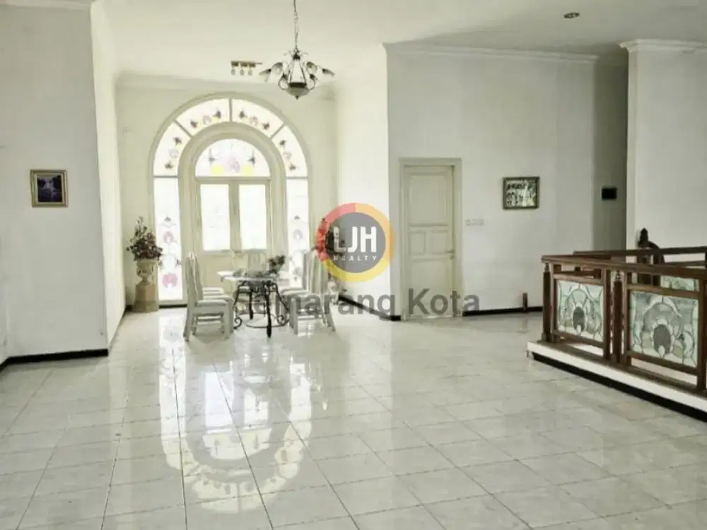 Rumah mewah di Bukit Sari