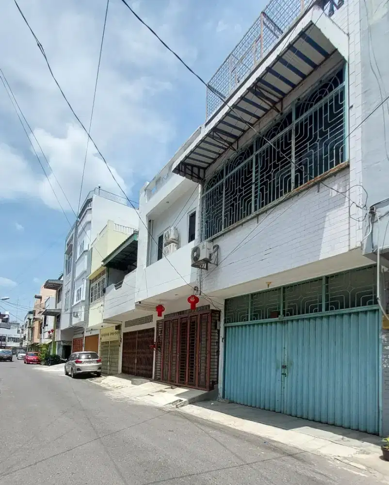 Rumah bagus  jl indragiri daerah asia