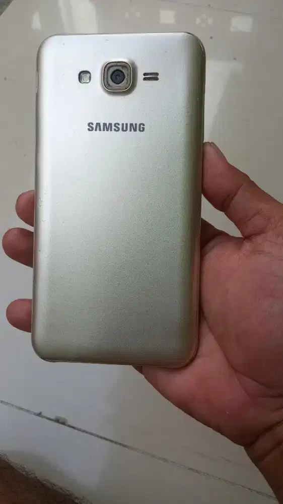 Handphone Samsung j7 core
