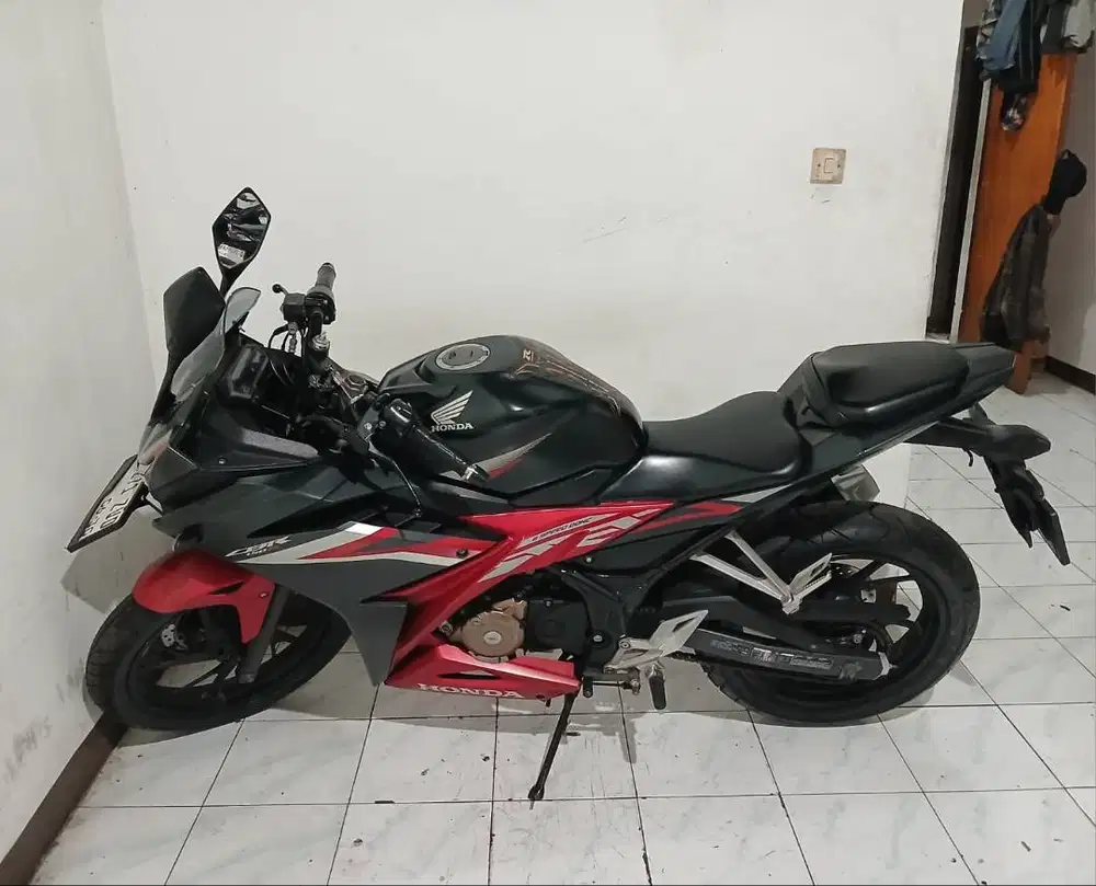 JUAL CEPAT Honda CBR 150R THN 2020, SUPER MULUSS... FULL ORI...