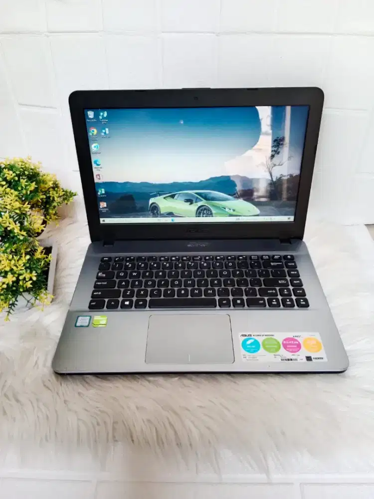 Asus VivoBook Core i3 6600 nVidia RAM 8 SSD 512 Windows 11 Pro