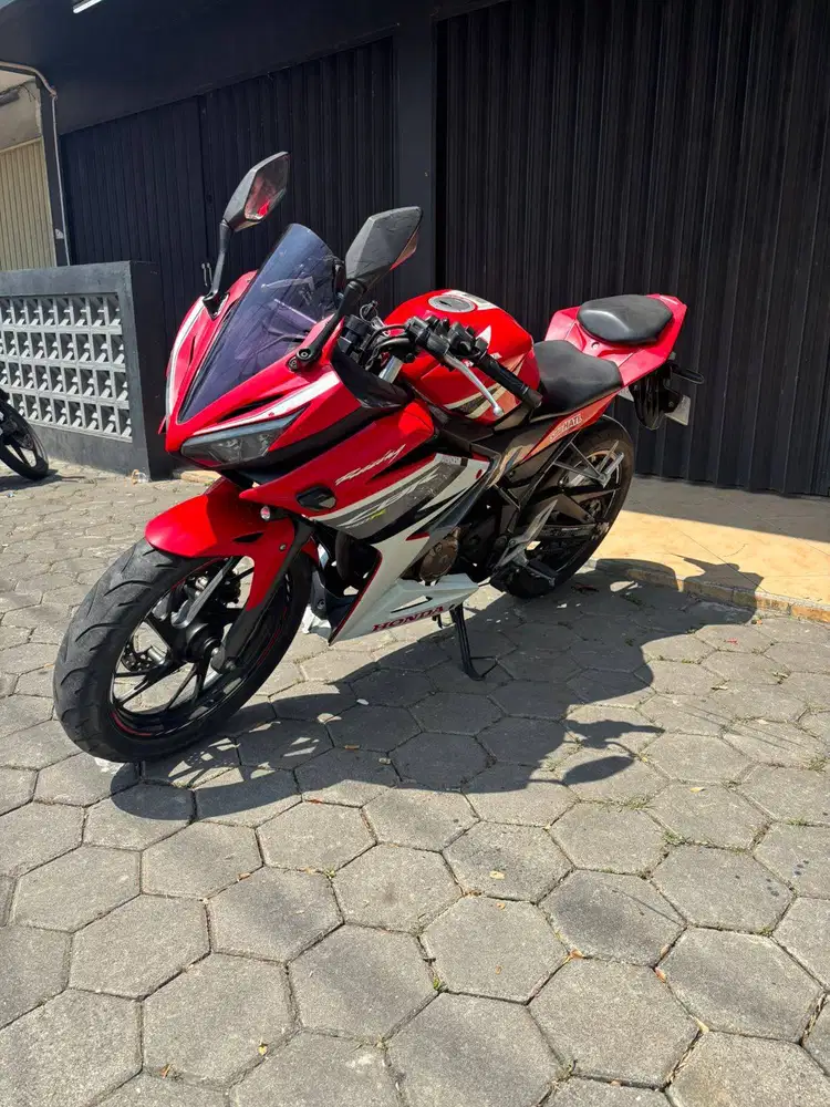 Honda CBR 150R Tahun 2018