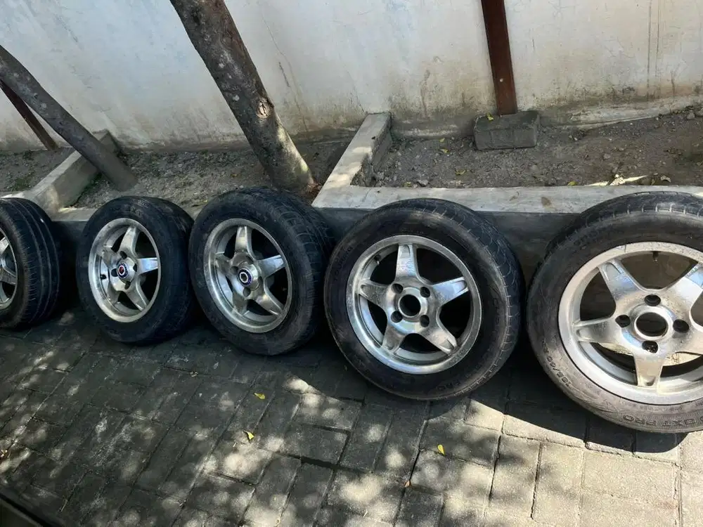 Velg kijang 5 buah bonus ban