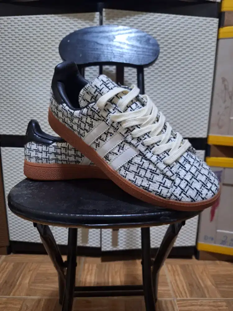 ADIDAS INVINCIBLE DAYZ SIZE 41 1/3