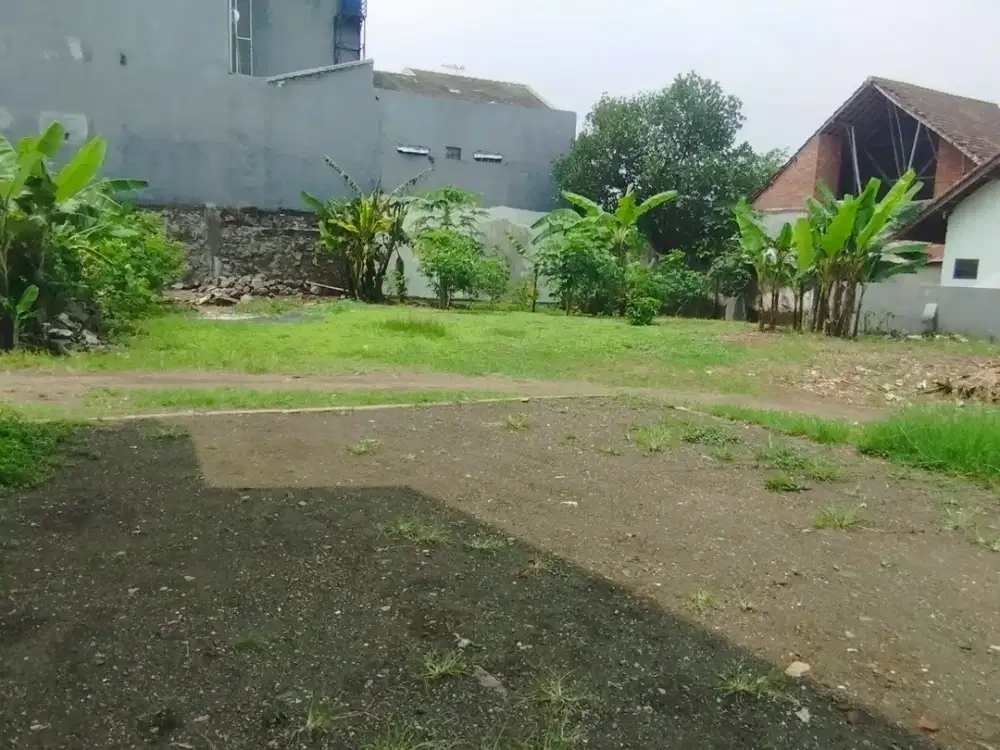 TANAH POJOK SINGOSARI PUSAT DEKAT PASAR