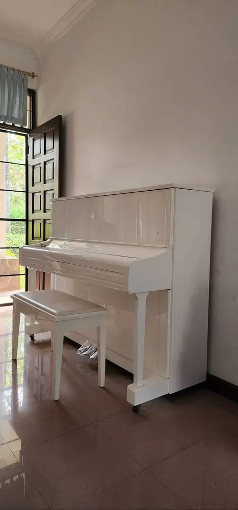 Piano Yamaha U1J-PWHC