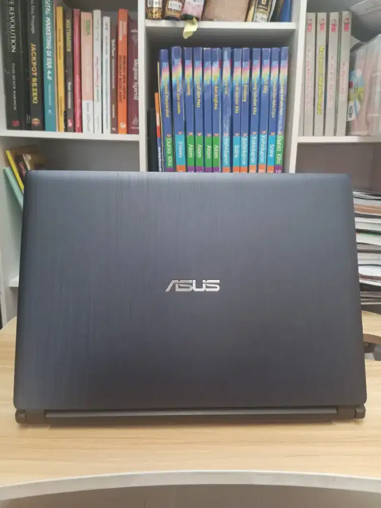 Laptop Asus Pro P1440UA Kondisi Normal Mulus Tinggal Pakai