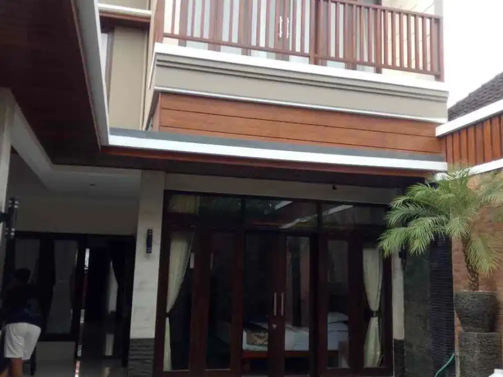 Dijual Villa bagus di Kerobokan Bali