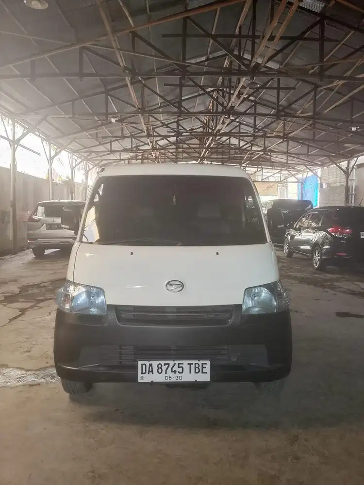 Daihatsu grand max blan ven ac 2017