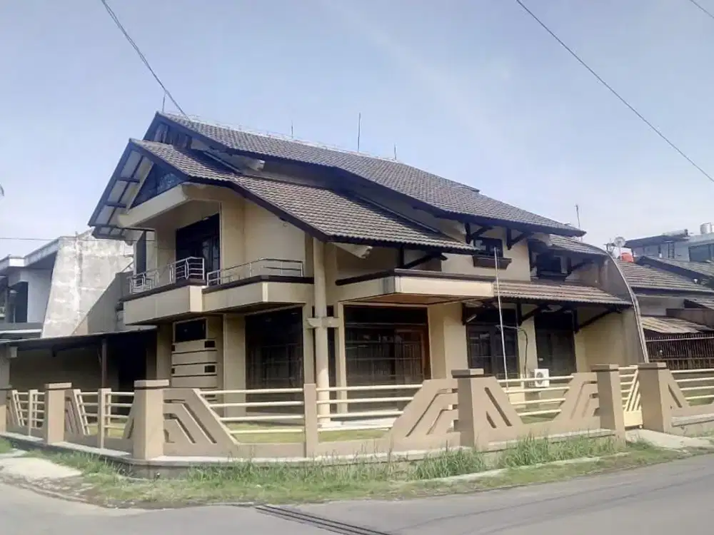 Termurah! Rumah Posisi Hook di Komplek Muara Bandung