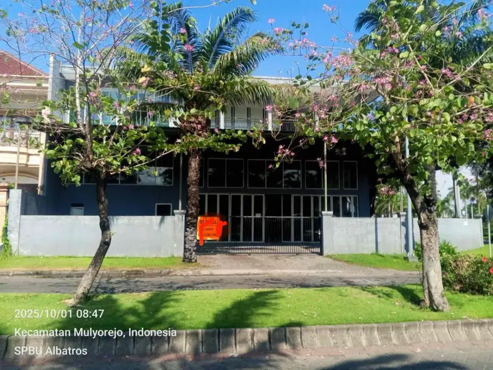 raya pakuwon city depan pakuwon city square