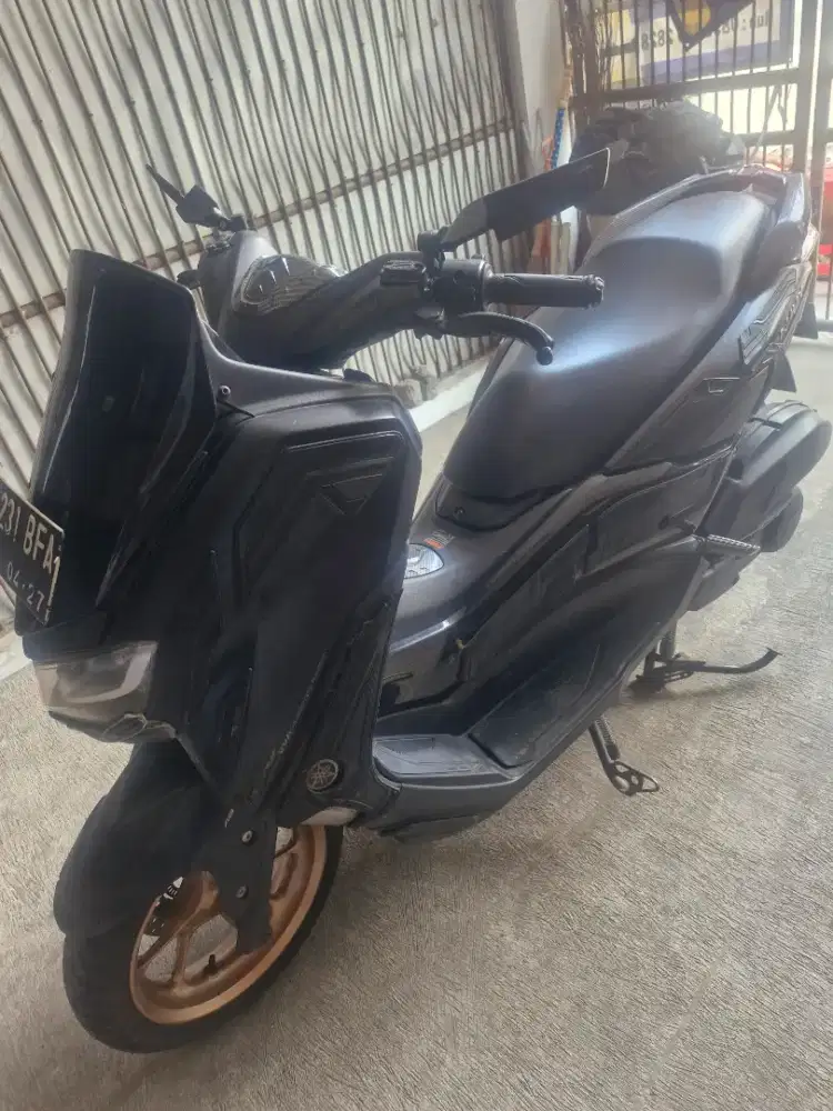 Nmax ABS  2022 warna hitam
