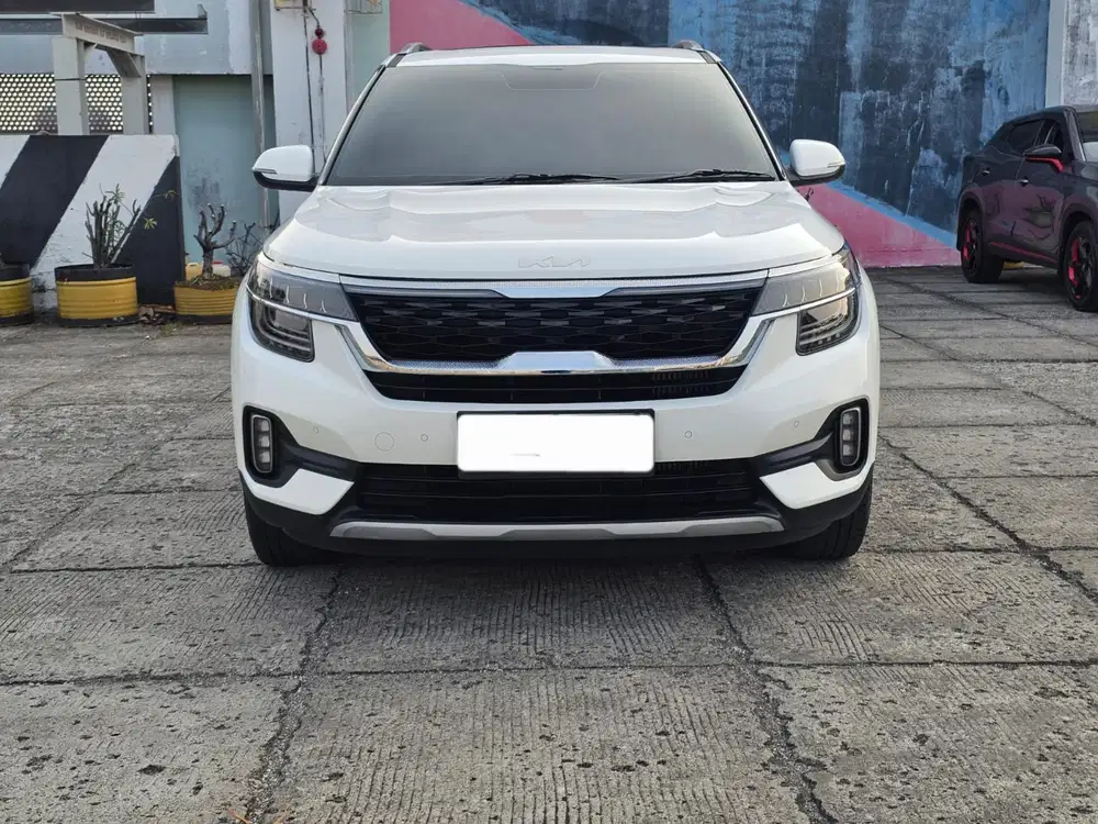 Kia seltos ex plus 1.4 at 2022 putih km 24 ribuan