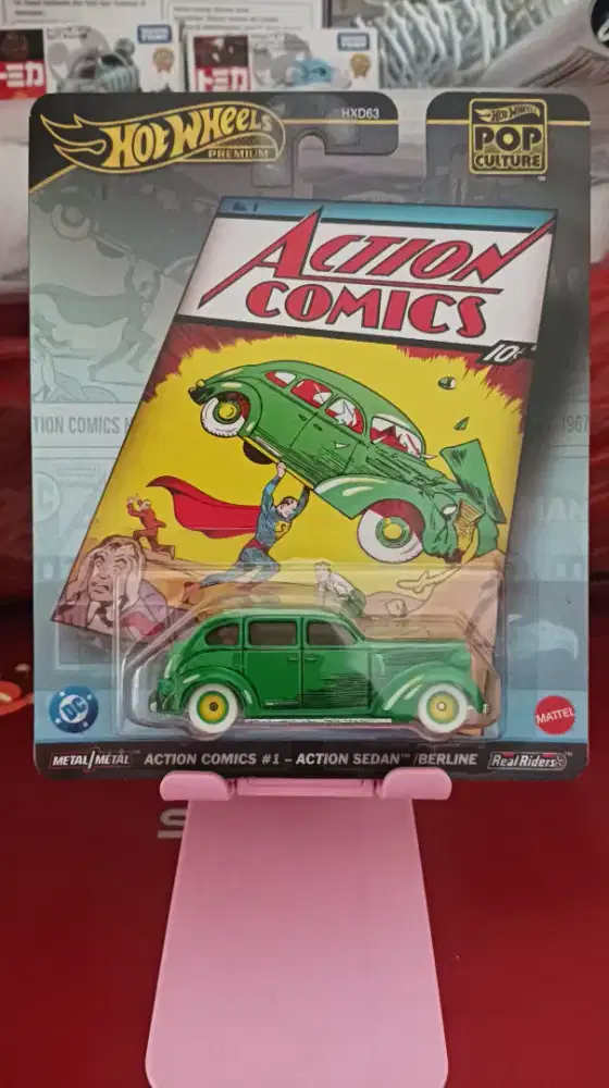 Hot wheels premium Action Comics #1 - Action Sedan/ Berline