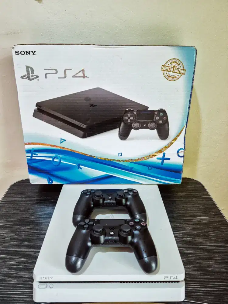 PS4 Slim White Ori 500GB Fullset Mulus Tinggal Main