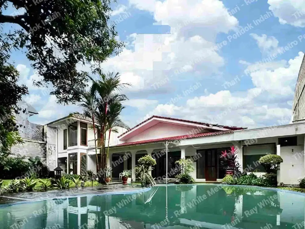 Dijual Rumah Luas, Asri & Lokasi strategis di Kemang Jakarta Selatan