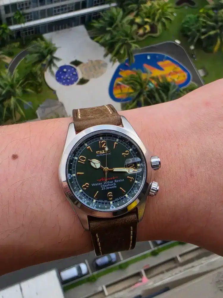 Seiko Red Alpinist SCVF009