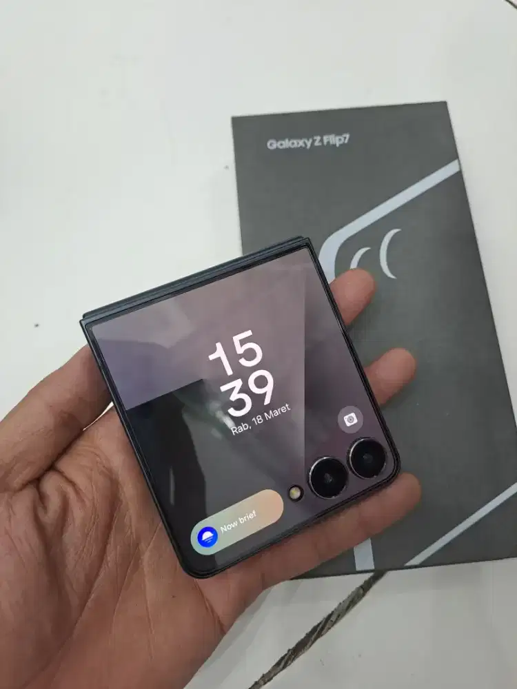 Samsung Z Flil 7 12/256 GB Garansi Juli 2026