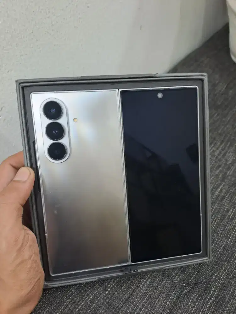 Samsung Z Fold 7 12/256 GB Garansi Juli 2026