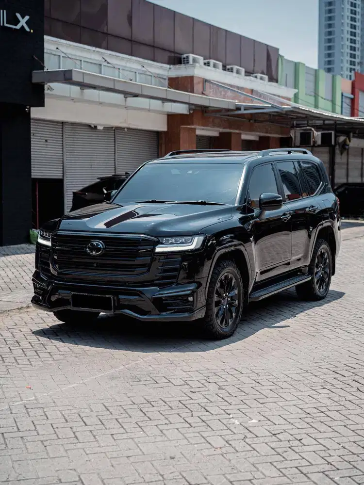 NIK 2021 Toyota Land Cruiser 300 VX-R 70th Anniversary