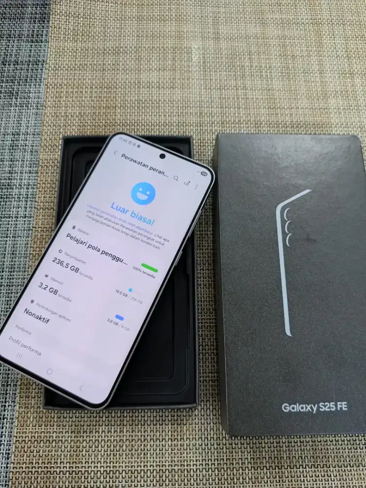 Samsung s25 fe ram 8/256