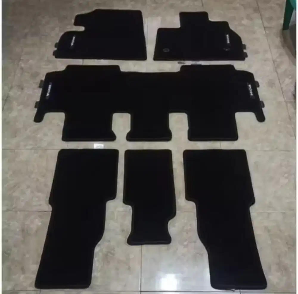 Karpet  toyota kijang innova zenix hybrid original toyota