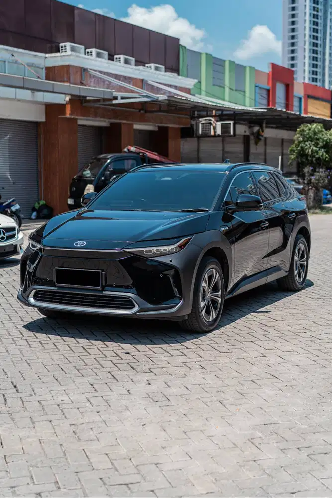 NIK 2022 Toyota bZ4X Black on Black