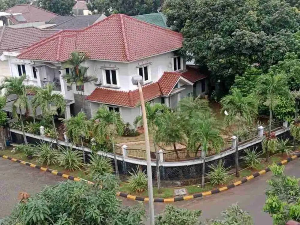 RUMAH POSISI HOEK DI PUSPITA LOKA BSD TANAH BESAR HARGA MURAH
