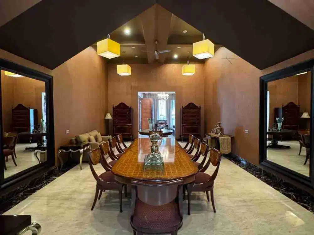 Dijual Rumah Sultan Semi Furnished