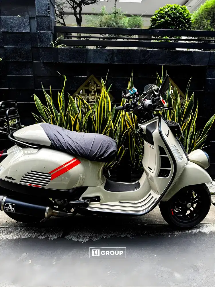 FOR SALE!! Vespa GTV 300 Beige 2024