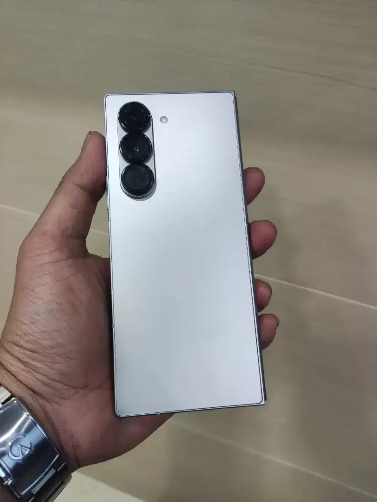 SAMSUNG Z FOLD 6 12/256GB SILVER (SUPER LIKE NEW)