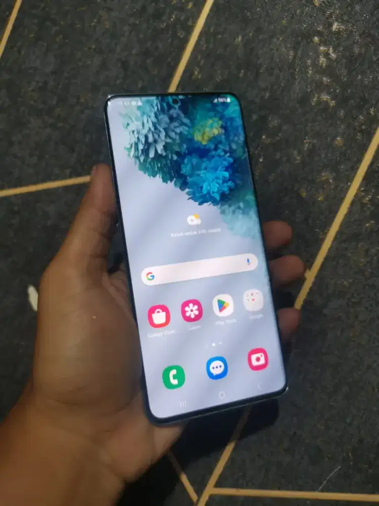 Samsung S20+ batangan minus dikit