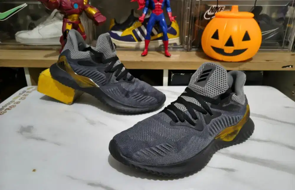 Sepatu Running/Volly Adidas Alphabounce