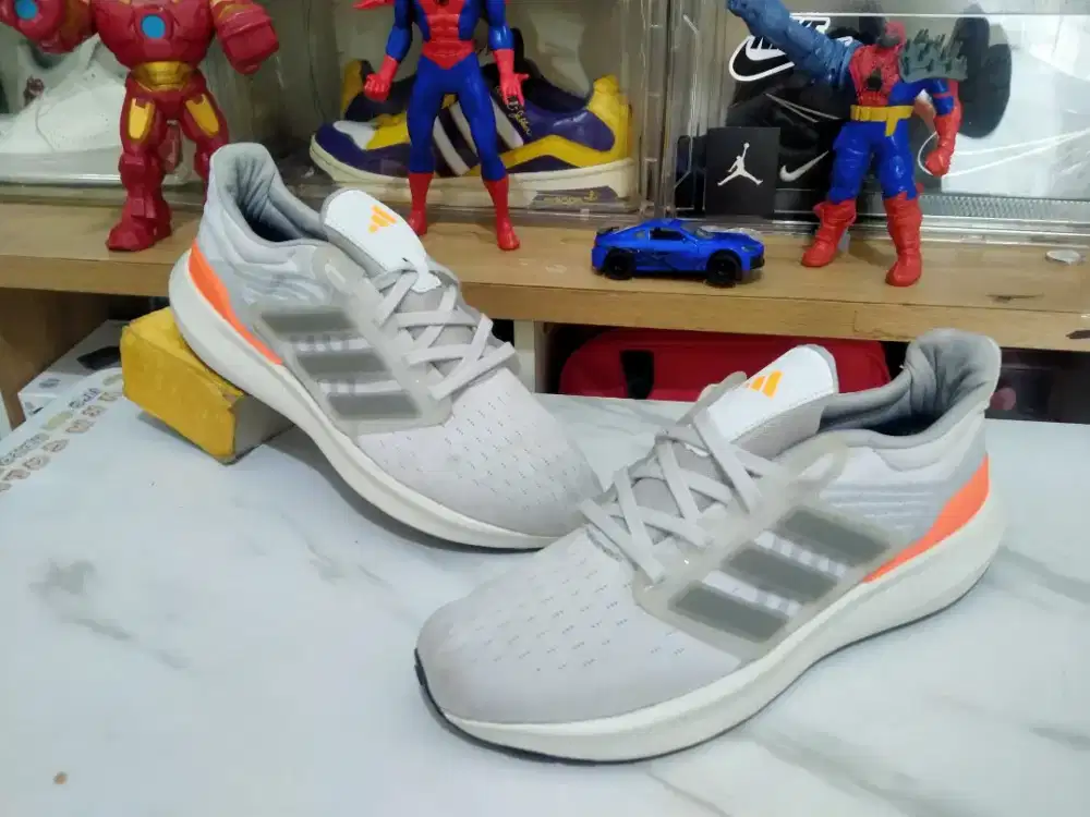 Sepatu Running/Volly Adidas Size 44