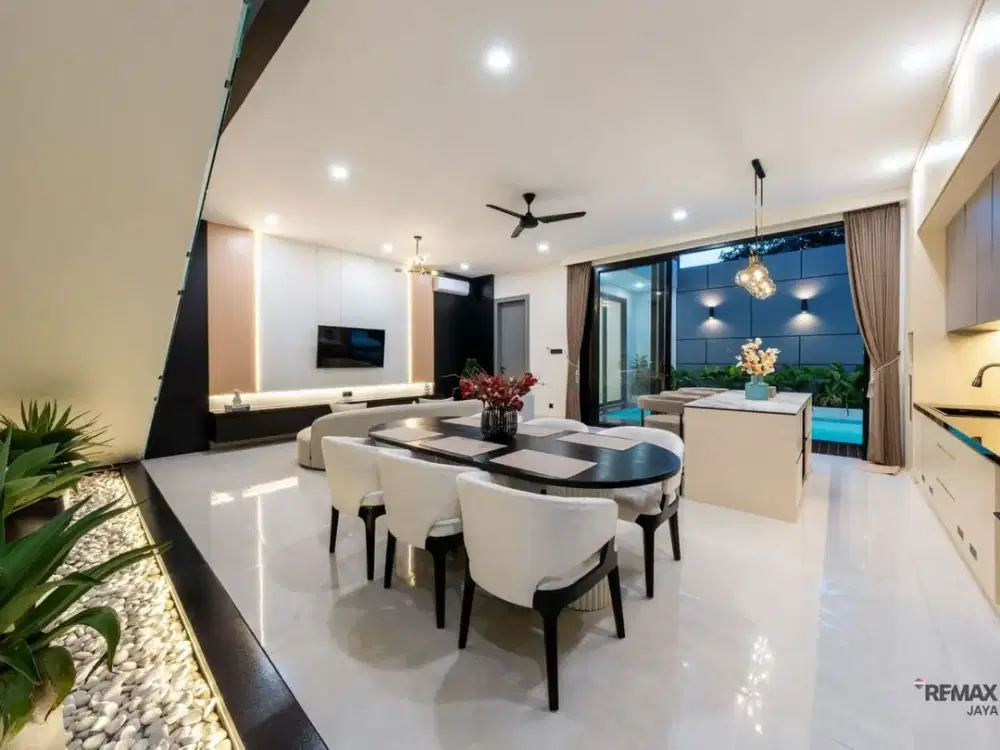 Villa Cantik 2 Lantai Full Furnished Dijual, di Berawa Canggu Area