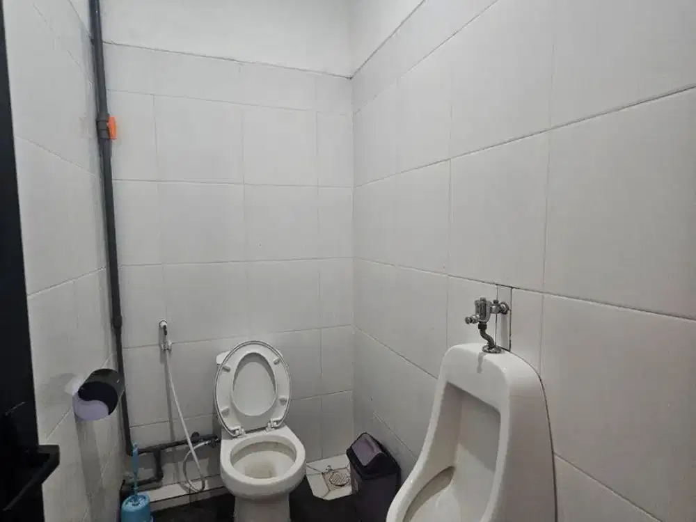 Toko 1 Lantai di Pusat Pariwisata Disewakan, di Berawa Canggu Area