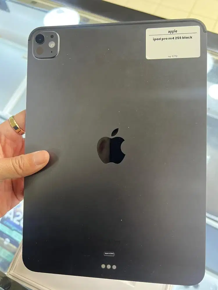 Ipad pro m4 11 inch 256 wifi only ex ibox bh 100 muluss