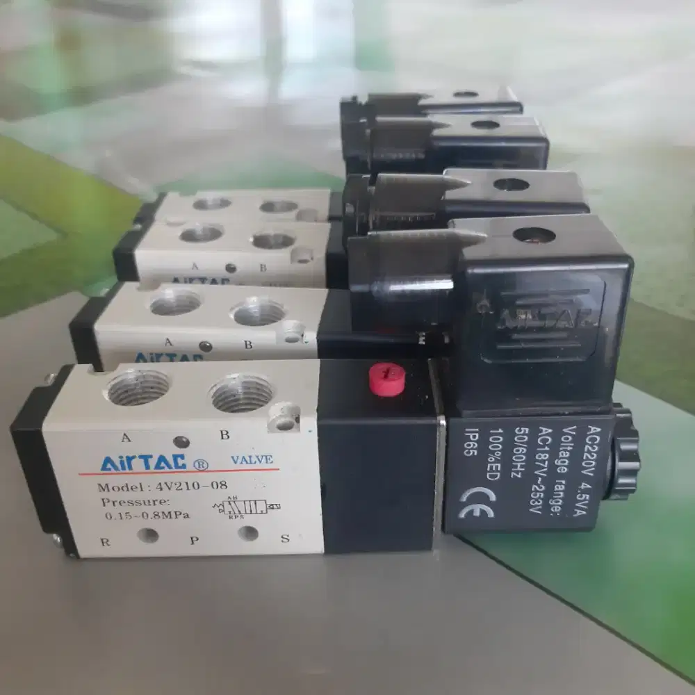 Solenoid Valve Airtac 4V210-08 AC220V